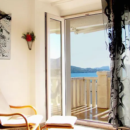 Apartment For Two Persons With Sea View In Near The Trogir