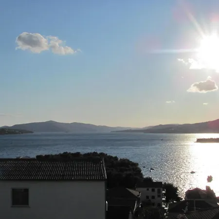 Beautiful For Two Persons With Sea View In Near The * Trogir
