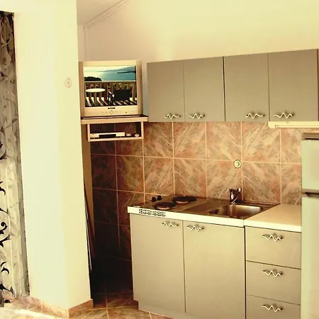 Apartment For Two Persons With Sea View In Near The Trogir